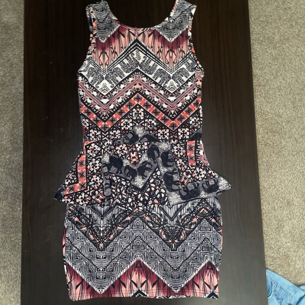 BodyCon Mini Dress Aztec Pattern - Picture 3 of 3